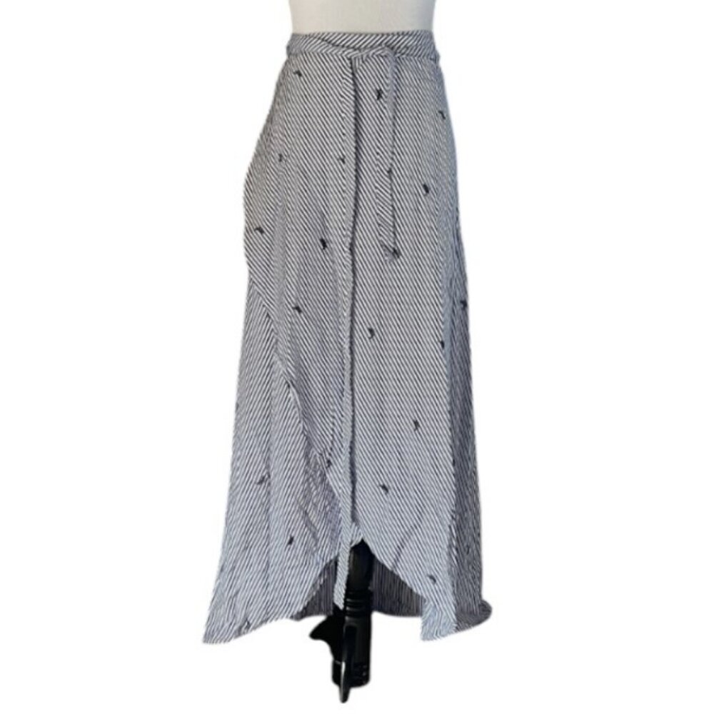 Fourteenth Place blue and white stripe eyelash wrap tie skirt size M